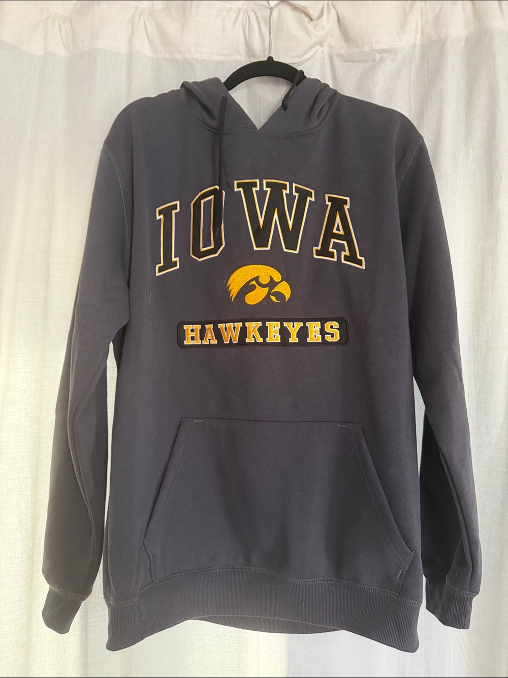 Colosseum Navy Crewneck Hoodie with Yellow Iowa Hawkeyes Graphics